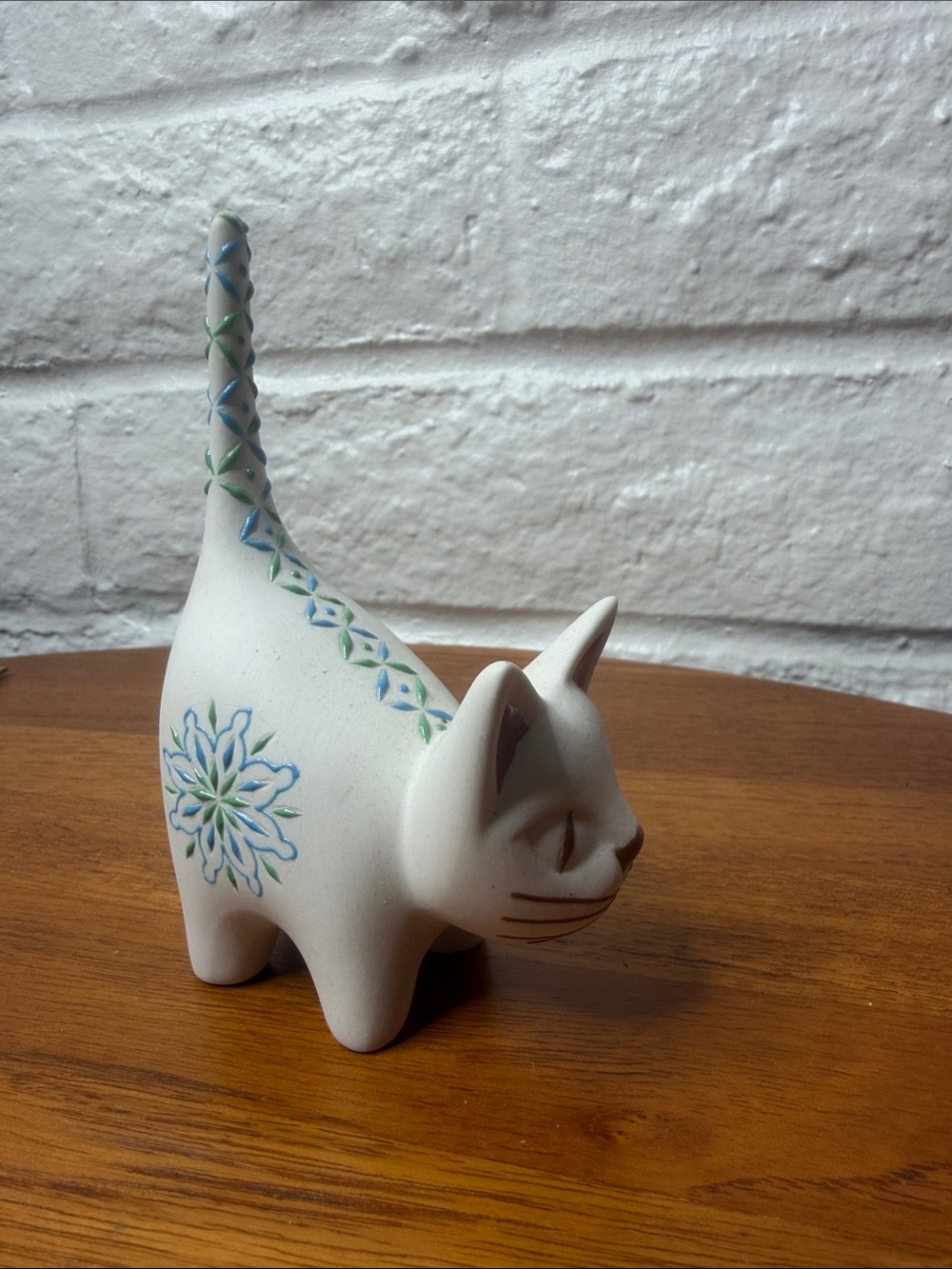 Vintage Mexican Pottery Cat Figurine High Tail Signed Hand Painted